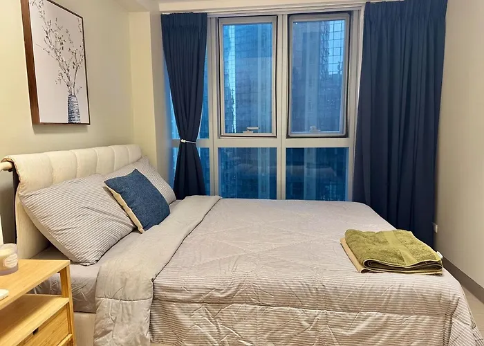 Bright Corner 2br With Bathtub Uptown Bgc * Manila