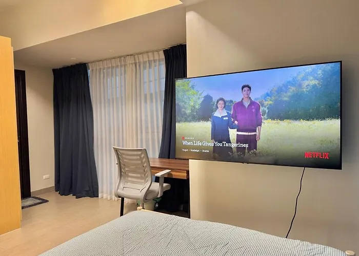 Bright Corner 2br With Bathtub Uptown Bgc