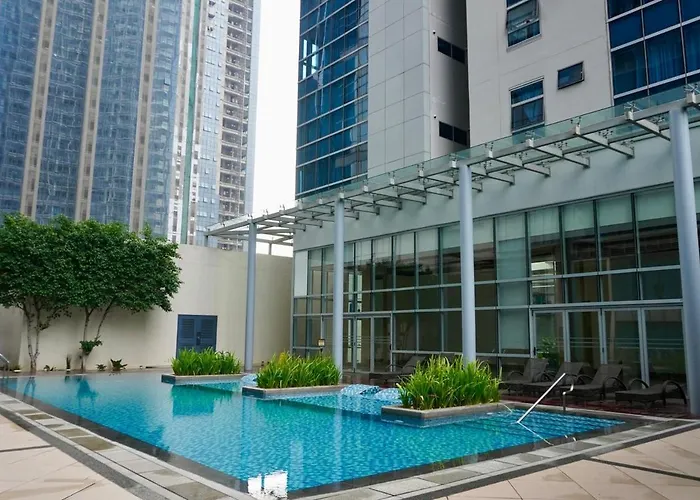 Bright Corner 2br With Bathtub Uptown Bgc Apartment