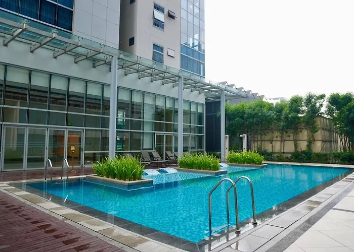 Bright Corner 2br With Bathtub Uptown Bgc